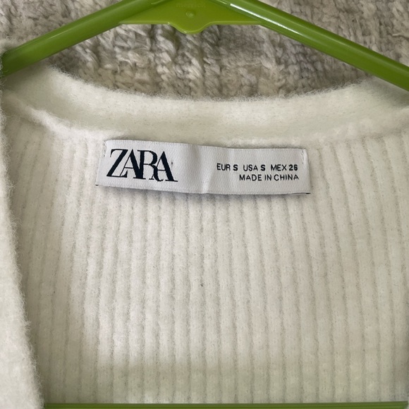 Zara fuzzy white cardigan with jewel buttons. Size small and work only once. - Picture 2 of 5